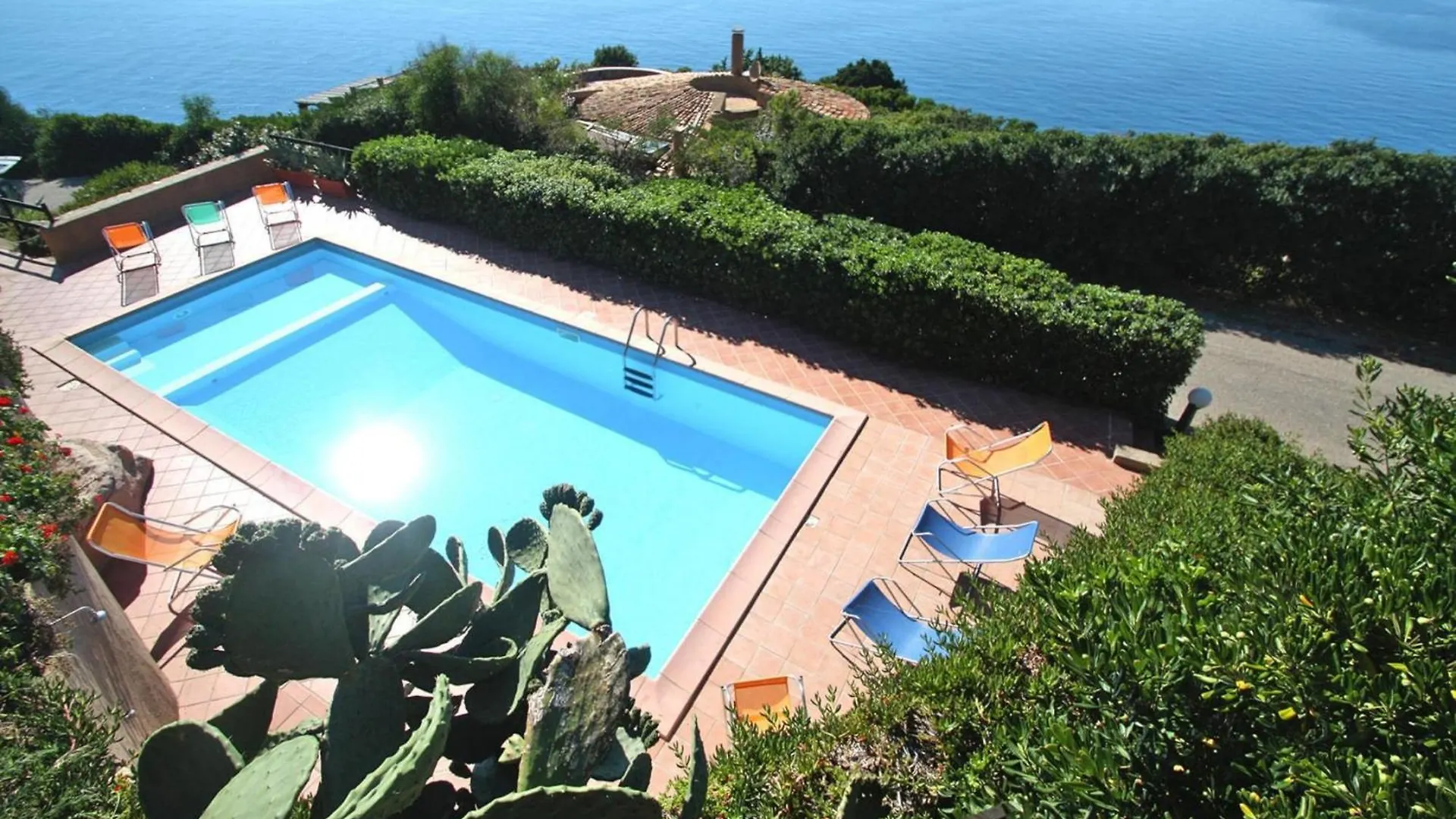 Contatti di Terraced House In Costa Paradiso With Pool