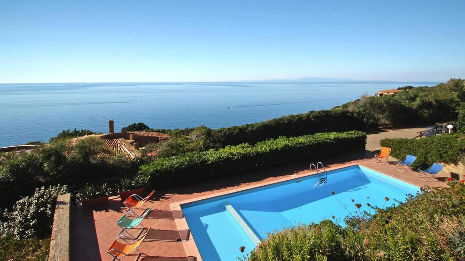 Terraced House In Costa Paradiso With Pool